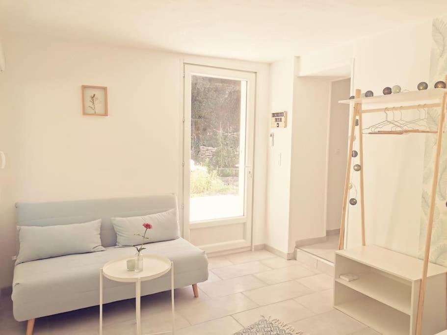 Villeneuve-lès-Avignon Belle Dependance De 30M2 Avec Terrasse Et Jardin 아파트 외부 사진